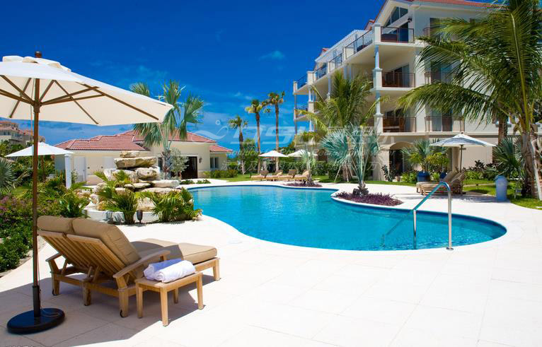 <b>别墅游泳池应怎样设计？你只需要相识这四点！</b>