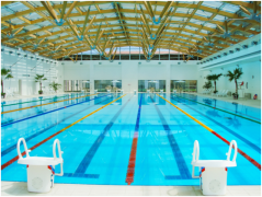 游泳池游泳时，游泳镜起雾的解决步伐？