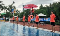 游泳池游泳时戴泳帽的利益！