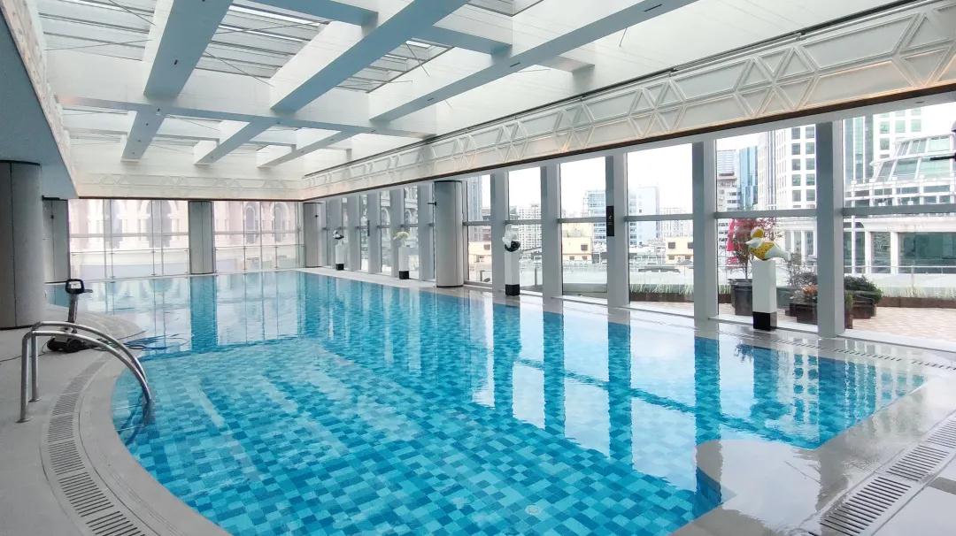 <b>上海旅馆界又迎来了一个低氯泳池，就在南京东路！</b>