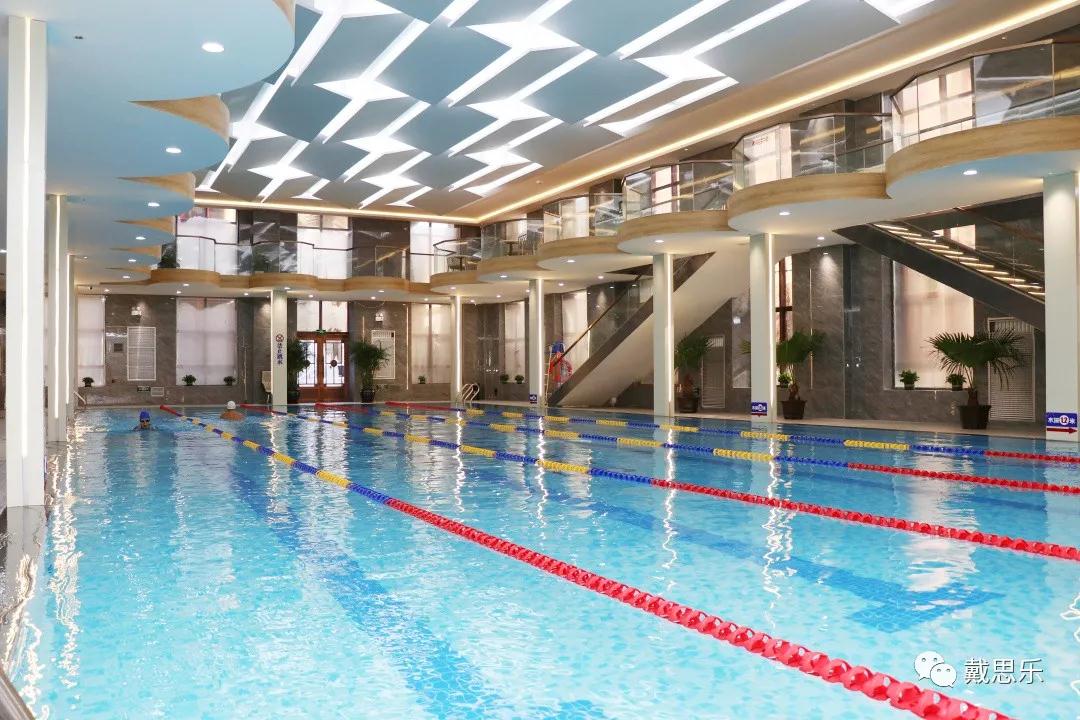 <b>北端冰天雪地的边境小城，是什么让室内恒温游泳池想游就游！</b>