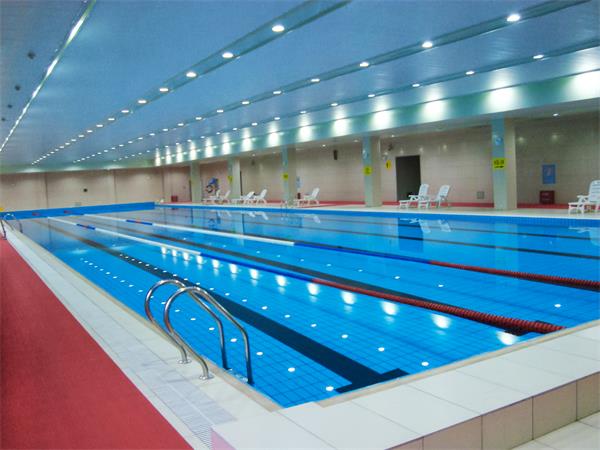 室内游泳馆水温及场馆湿度怎么控制好？