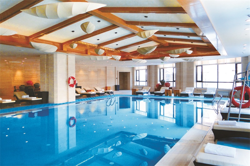 低氯泳池水处置惩罚系统为什么能更好的处置惩罚泳池水质？