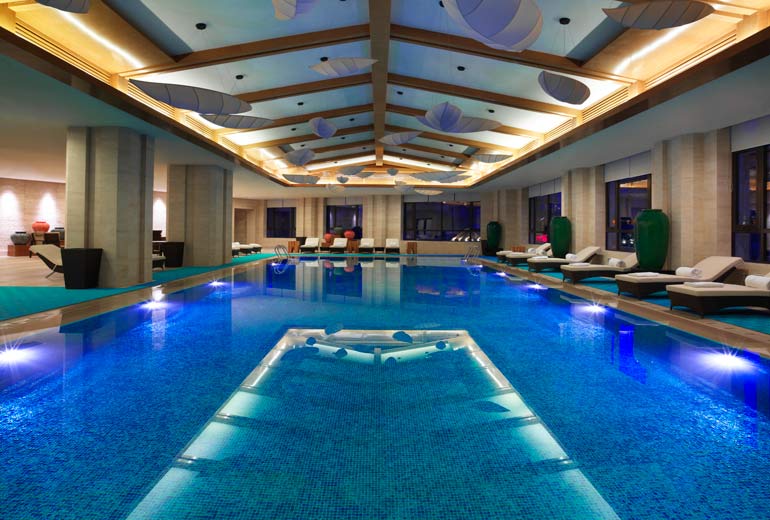 空气源热泵怎样引领恒温游泳池新时代？