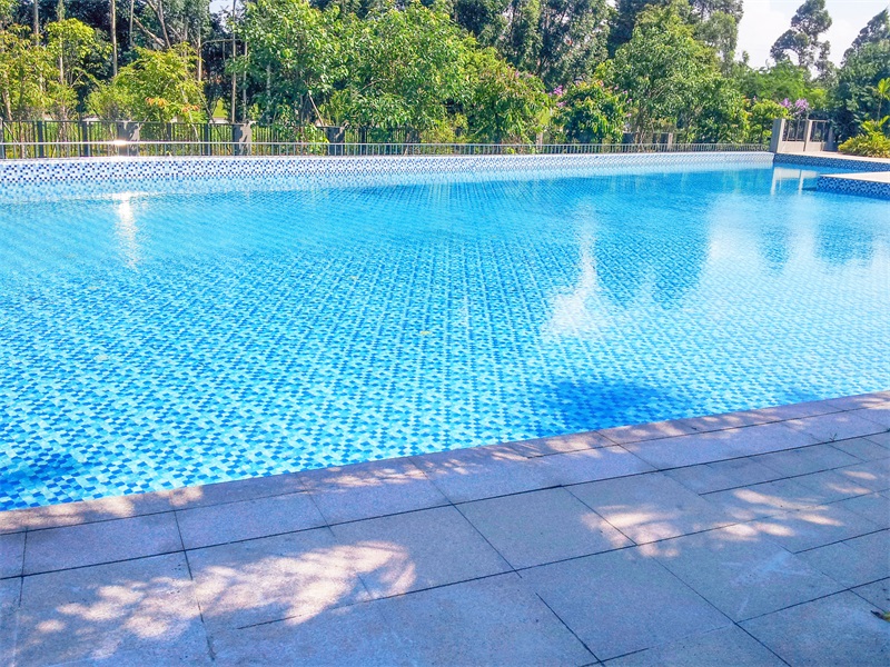 别墅游泳池制作需要什么装备？这套泳池水处置惩罚装备康健低氯，快来get吧！