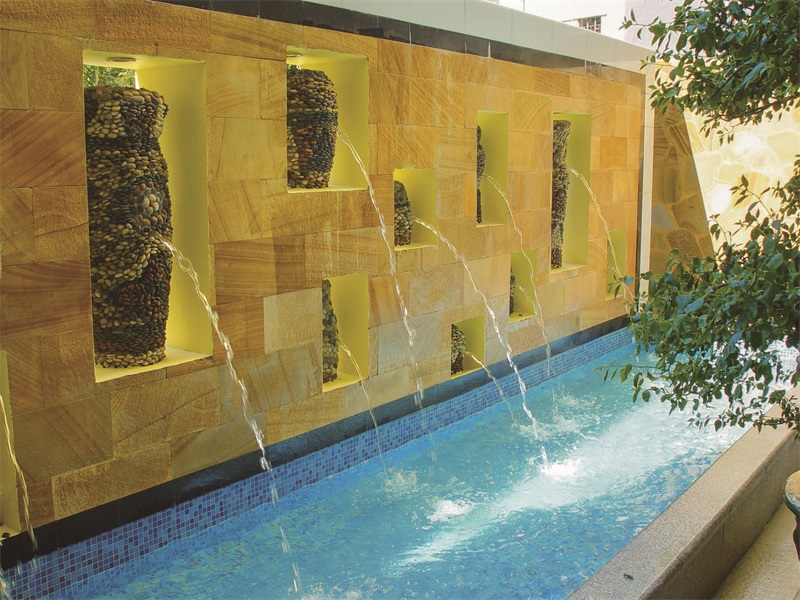 泳池清洁机械人是否容易操作？戴思乐带你轻松驾驭，享受智能清洁的魅力！