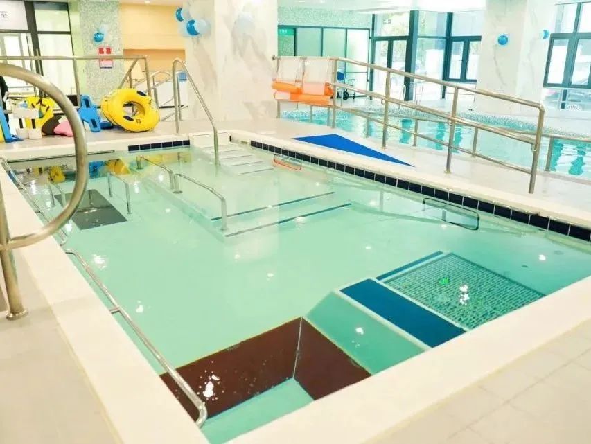 选择戴思乐，拥抱科学水中康复新体验！