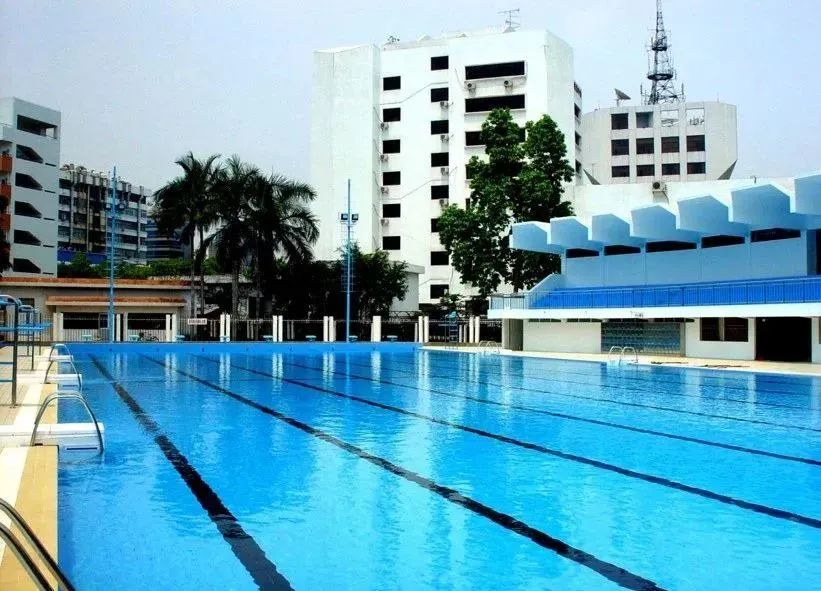 泳池清洁新管家！智能游泳池机械人让清洁酿成悠闲享受！